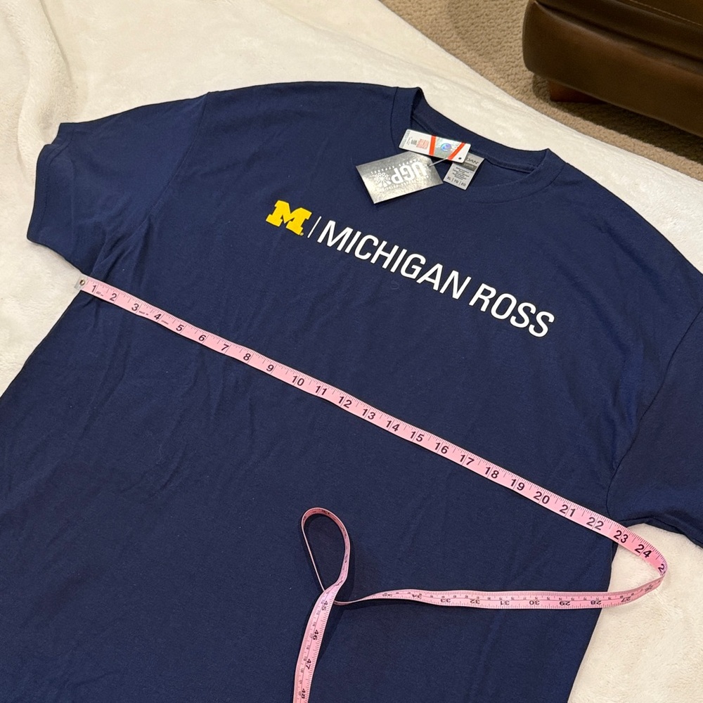 🆕 Size XL, Michigan Ross Navy Blue T-Shirt - Picture 3 of 5